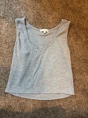 Light Gray Ribbed V-Neck cropped tank